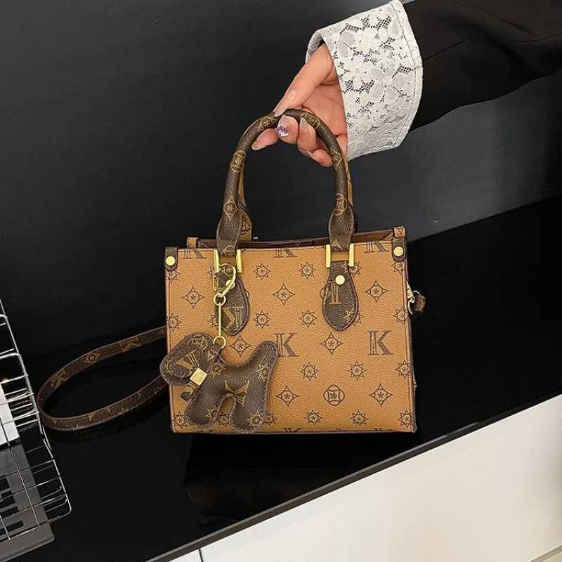 Luxury Brand Womens Handbag Genuine Leather Messenger Bag By Famous Designer Elegant Classic Shoulder Style W251029