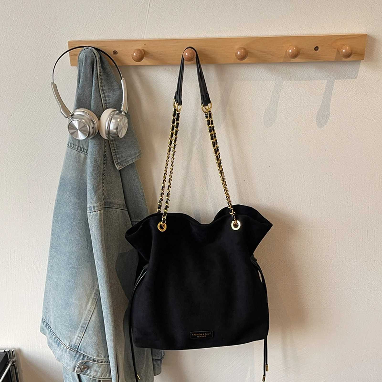 Faux Suede Bucket Bag Hasp Closure Small Tote Bag with Chain Strap TopHandle Purse Drawstring for Women Work Travel W251029