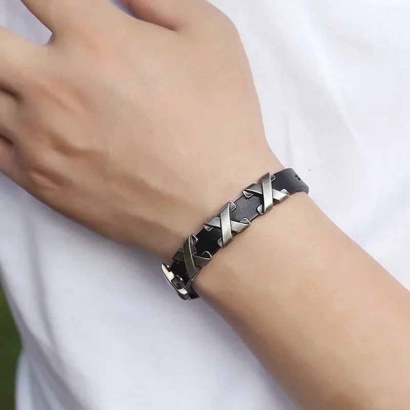 Punk Trend Leather Bracelets for Men and Women Retro Rock Creative Street Party A PU Rivet Bracelet Jewelry Accessories 251028