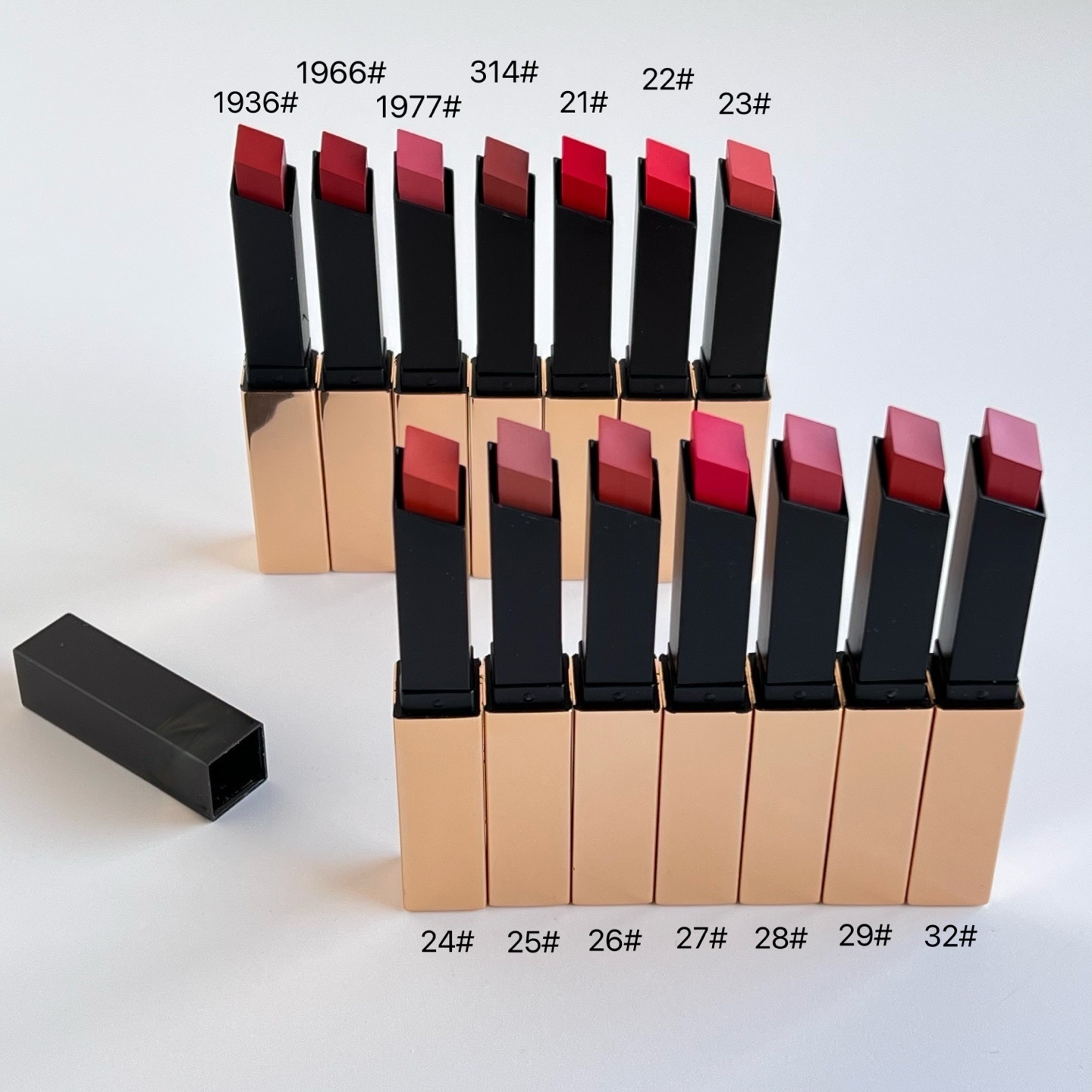 Fashion luxury designer womens small gold bar Lipstick16 colors 2.2g ROUGE A LEVRES lipstick retro red lipstick fill light artifact y letter