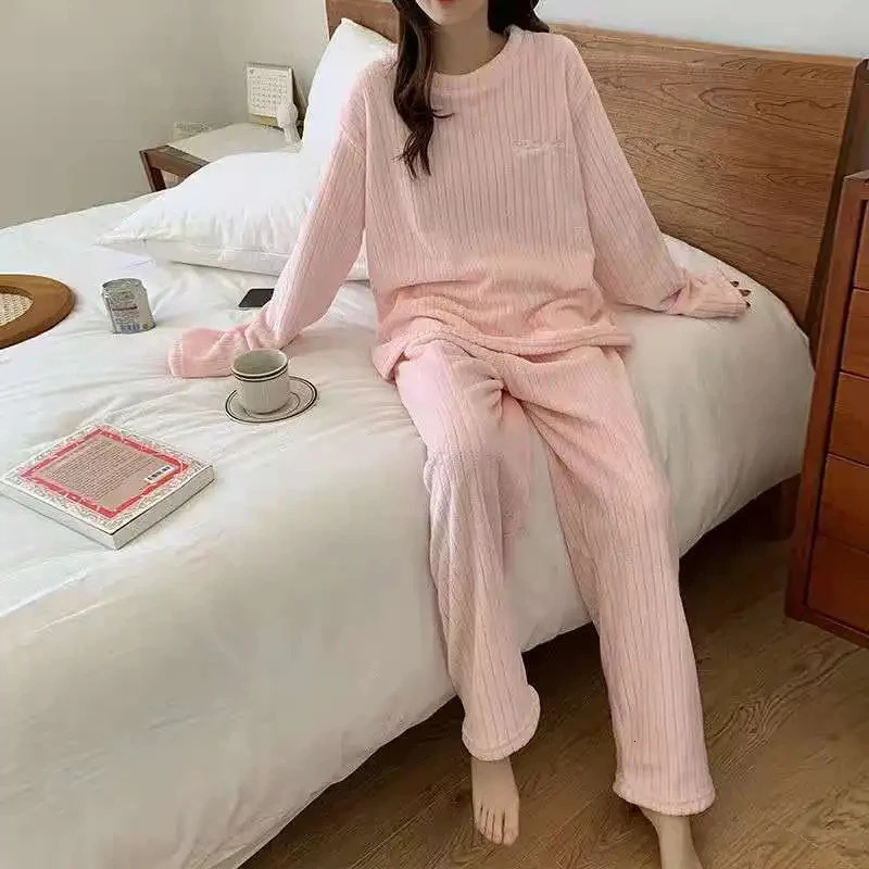 Winter Womens Pajamas Homewear Suit Womens Fall and Winter Warm Clothes Coral Velvet Leisure Pajamas Padded Homewear 251029
