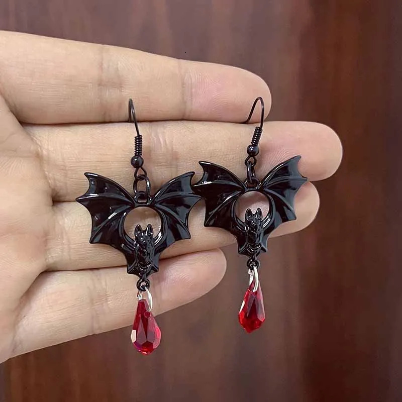 Gothic Bat Earrings For Women Man Fashion Witch Jewelry Accessories Red Crystal Vintage Bat Pendant Ear Hooks 251013