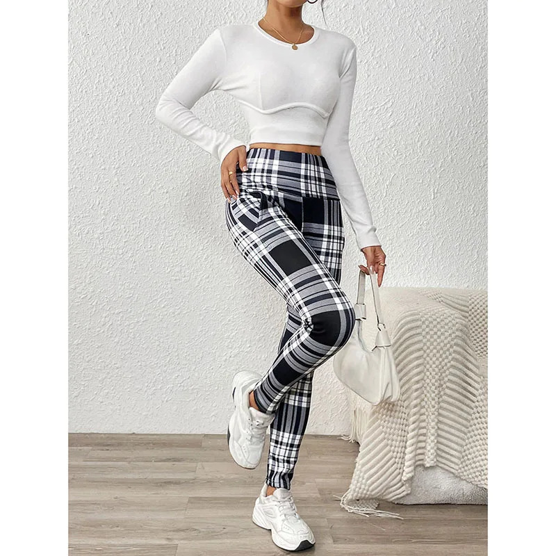 Tight Elastic Sports Fitness Leggings Women Vintage Plaid Printed with Pockets Fleece Thicken Fall Winter Thermal Pants 251029