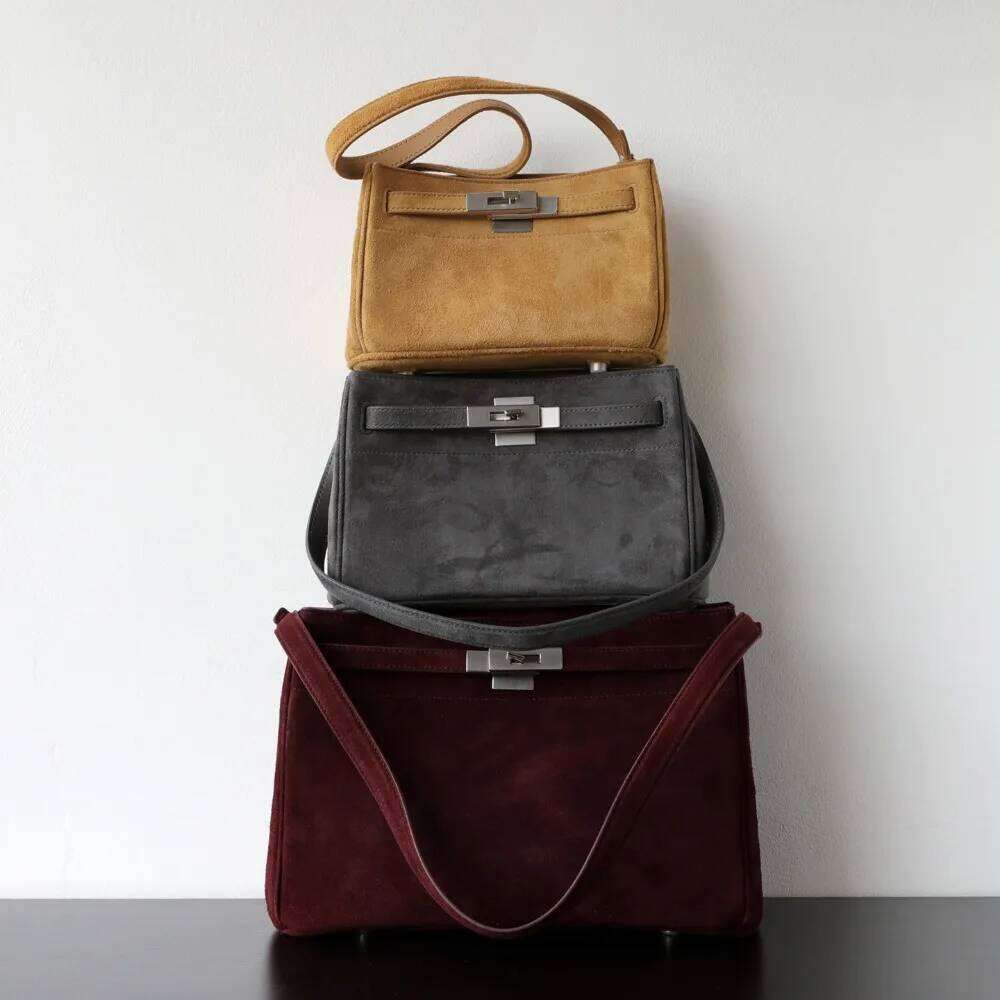 Niche Light High Sense Retro Suede Casual Cashmere Small Square Single Shoulder Messenger Bag Commuting Temperament