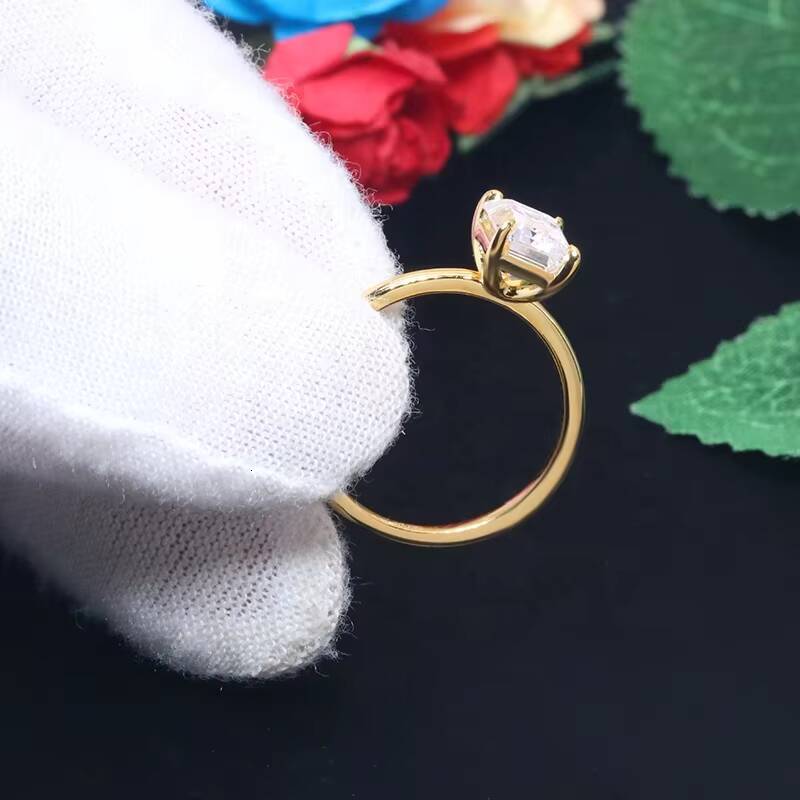Yingma Jewelry 925 Sterling Silver 14K18K Yellow Gold 6x8 mm Two Carats Emerald Cut Moissanite Ring