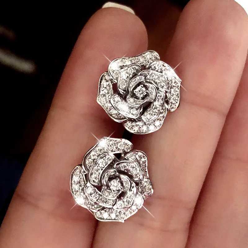 Huitan Luxury Silver Color Flower Stud Earrings for Women Dazzling Cubic Zirconia Stylish Female Accessories Versatile JewelryW251029
