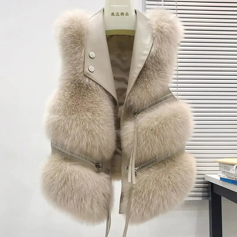 Autumn Winter Splicing Fox Fur Grass Vest Women Short Jacket Fashion Versatile Sleeveless Lady Waistcoat Coat 251027