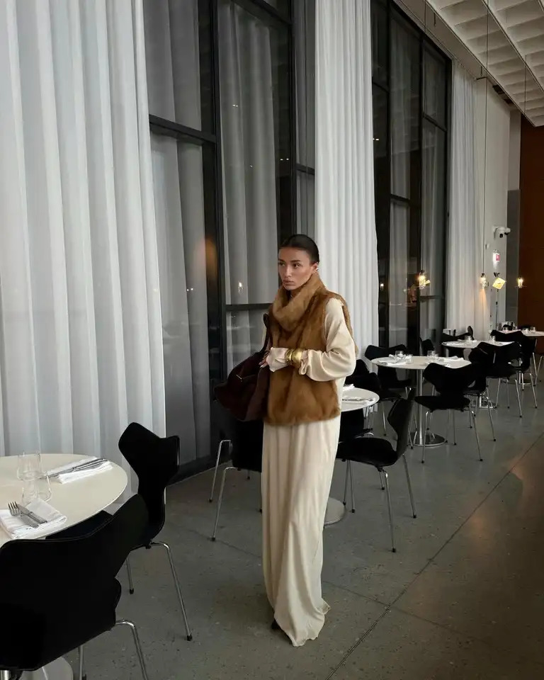 Casual Solid Faux Fur Vest Women Fashion Leisure Sleeveless High Collar Loose Waistcoat Lady Daily Chic Highstreet Vests i251029