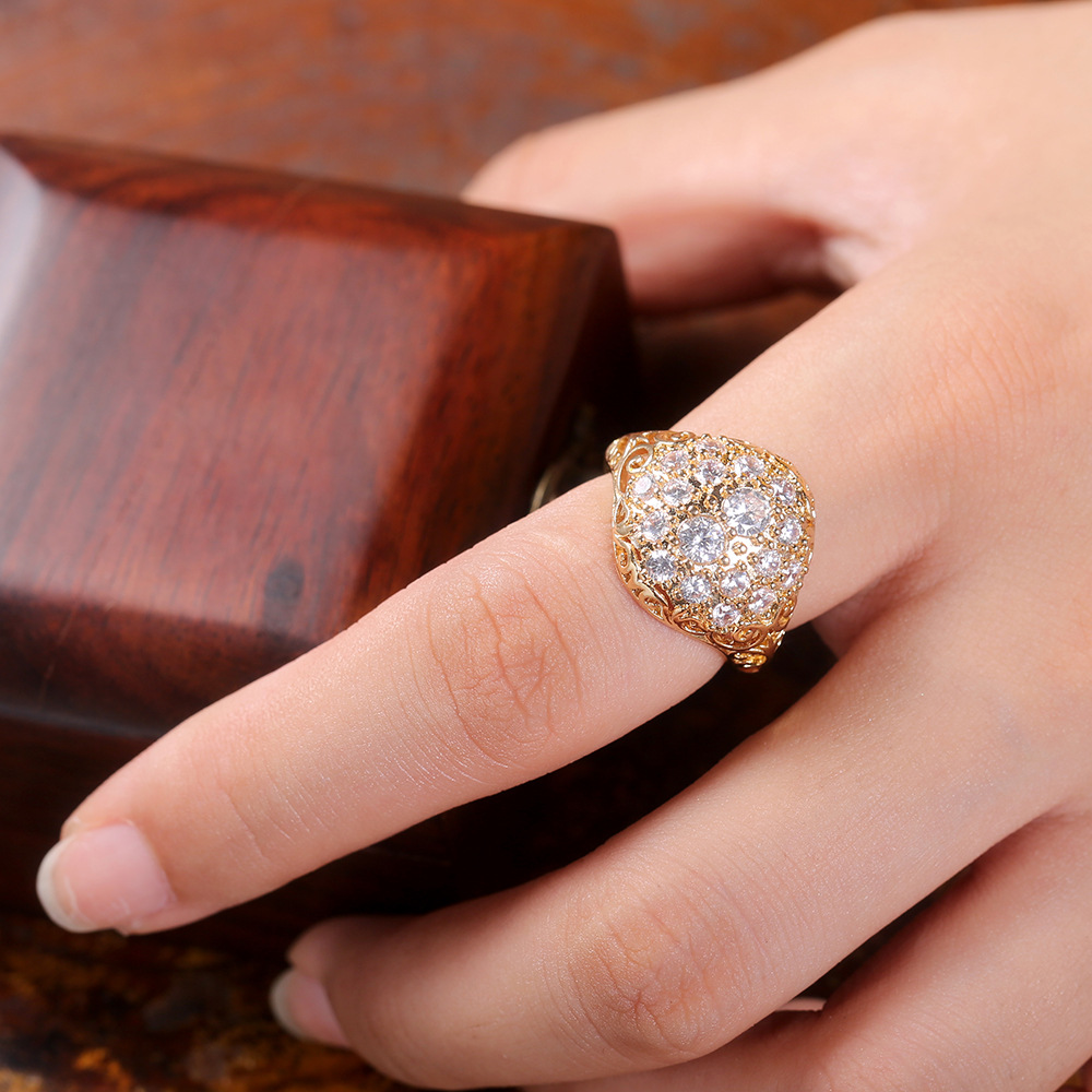 Vintage Women Fashion Jewelry 18K Gold Fill Round Cut 5A Zircon CZ Diamond Hollow Top Sell Party Elegant Lady Wedding Engagement Band Ring Gift