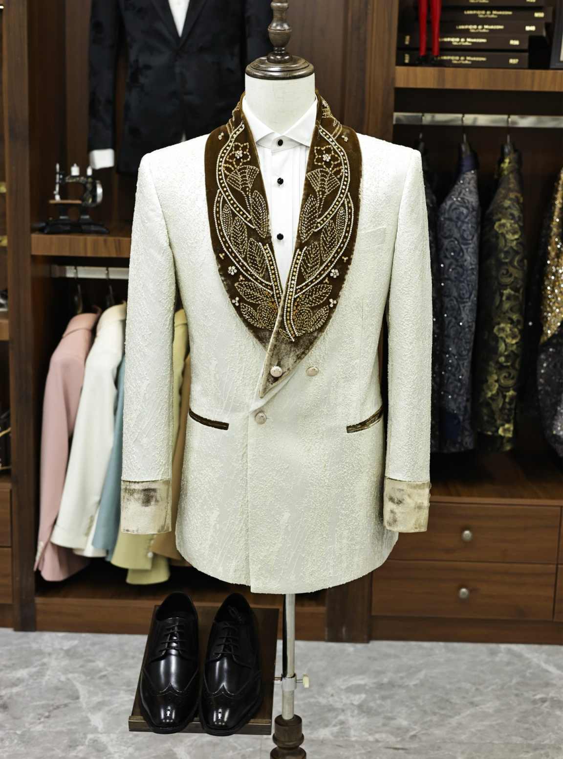 Fashion Wedding Groom Tuxedo for Man 2 Piece Blazer Pants Shawl Lapel Jacquard Rhinestones Formal Occasion Business Office Wear Customized