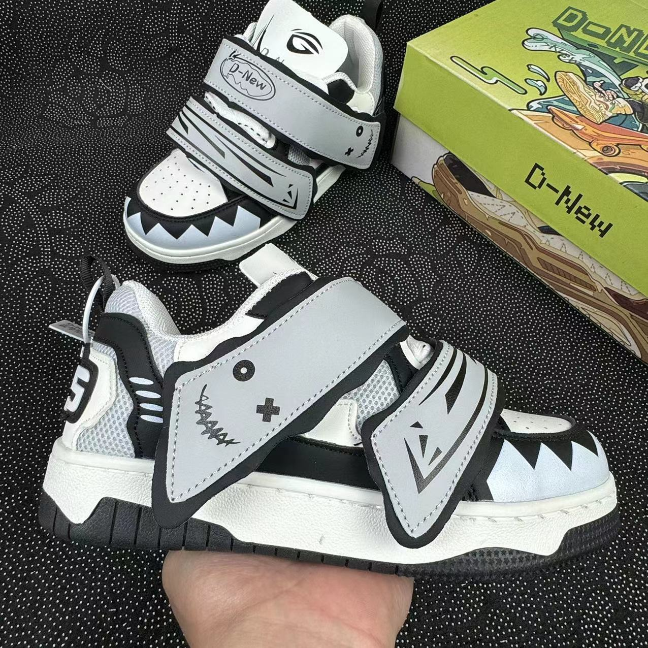 Designer shoes men women Thick-Soled Tyrannosaurus Bread Unisex Casual Color-Block Sneakers Couple Sports Shoes