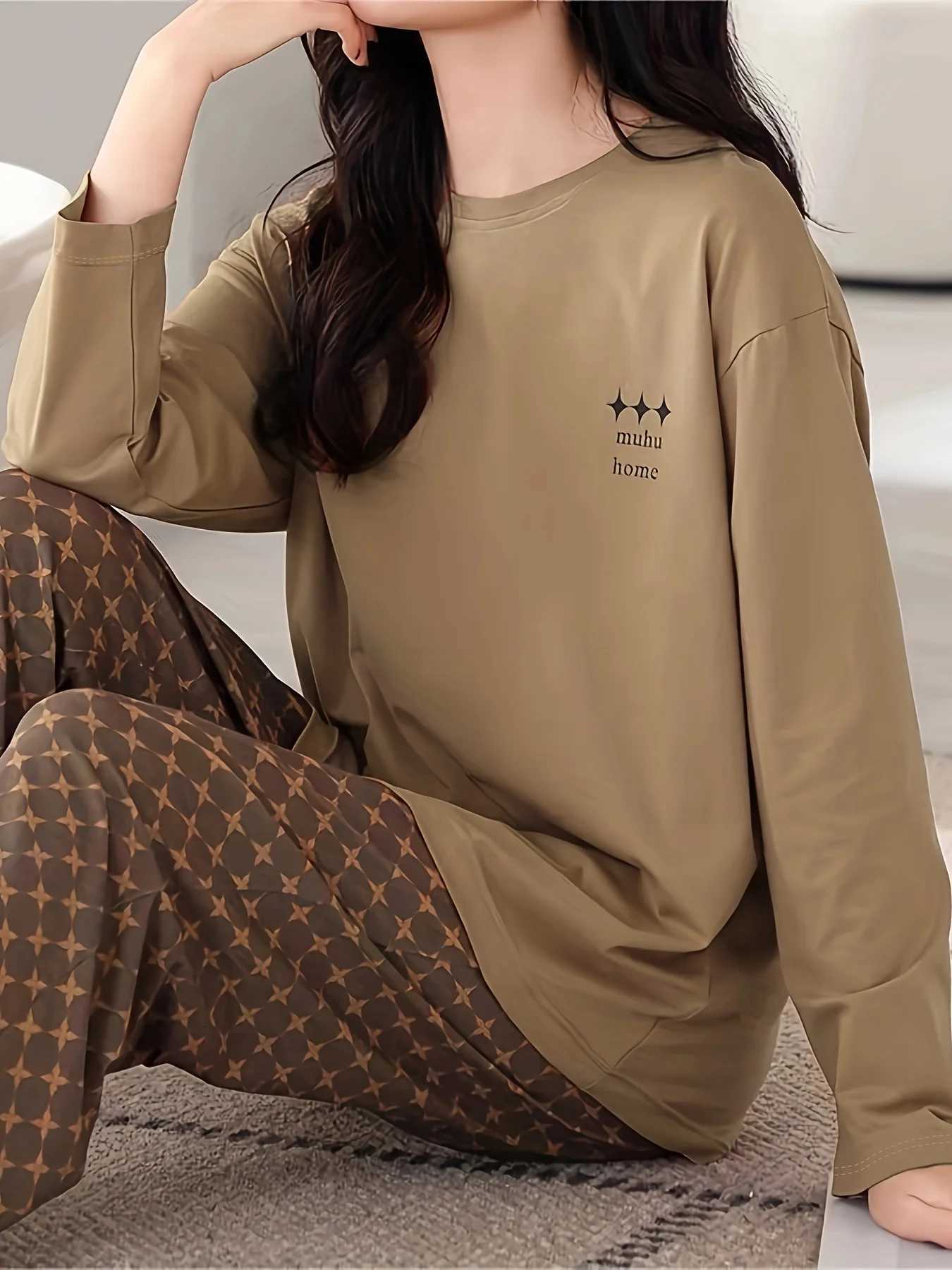 Womens TwoPiece AutumnWinter Pajama Set Simple LetterPrinted Pajamas with a Retro Color Scheme and a LazyChic StyleT251029