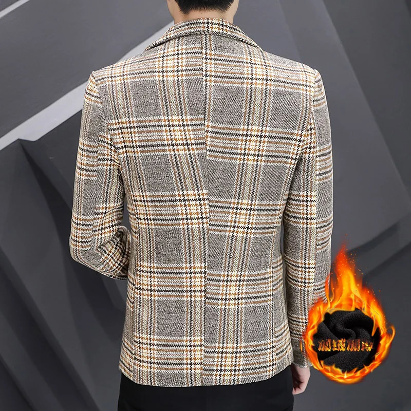 This is a stylish cool and versatile casual suit for men in autumn winter featuring fleece thickened warm blazer It 251028