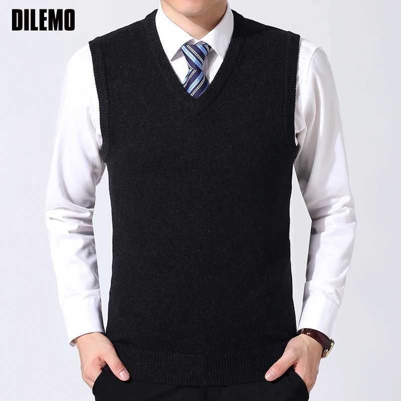 2025 New Fashion Brand Sweater Man Pullovers Vest Slim Fit Jumpers Knitwear Sleeveless Winter Korean Style Casual Clothing Men W251029