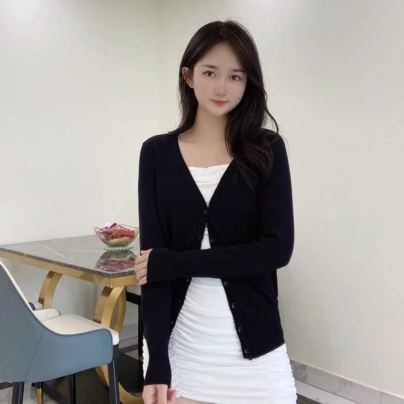 Korean Fashion Black Cropped Blouses Cardigan Female Clothing Sweaters Jersey Long Sleeve Top Womens Coat Spring 2025 StyleT251028