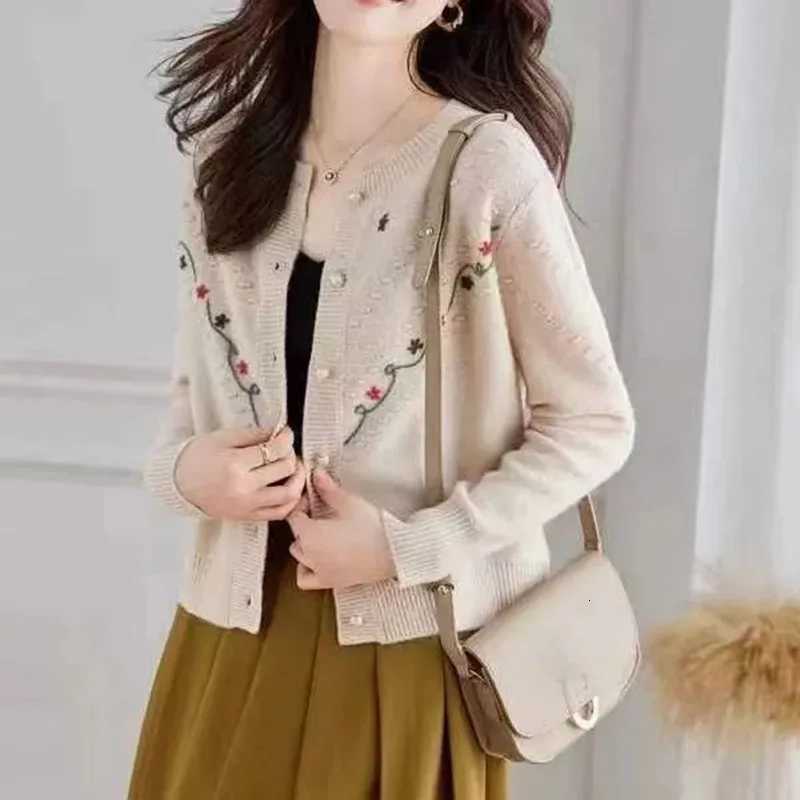 Knitted Cardigan Jacket Womens Spring Winter 2025 New Embroider Short Loose Short Sweater Outerwear Female Casual Ladies TopsT251028
