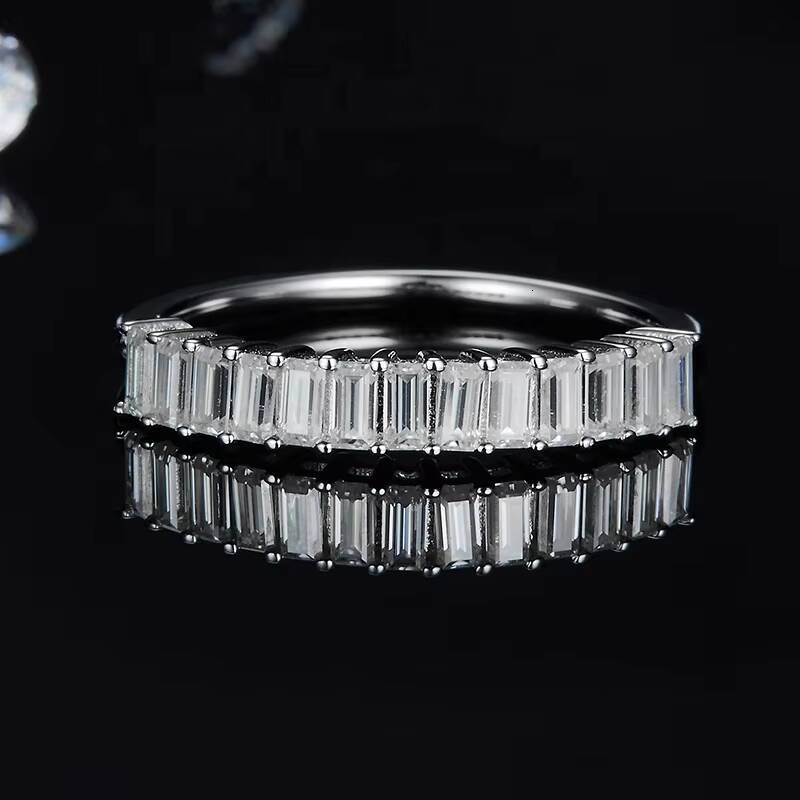 New Fashion Woman Moissnaite Diamond Ring 925 Serling Silver Half Circle Emerald Cut Moissanite Band Ring for Daily Use