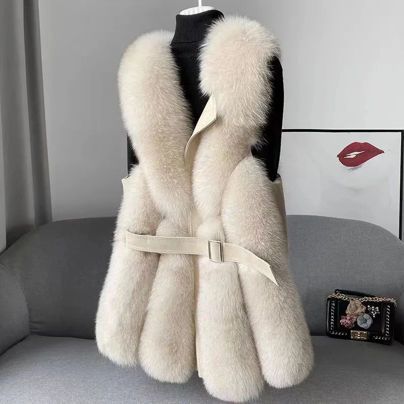 High fox fur vest for Women Slim Versatile Highend Fashion Young Warm Sleeveless Coat AutumnWinter 251027