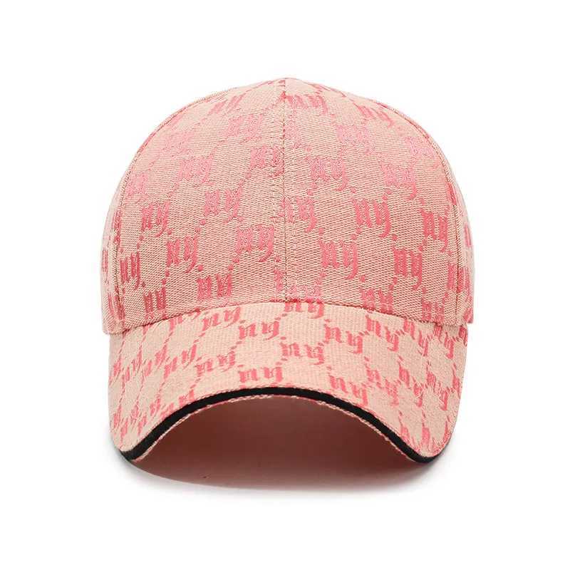 Elegant and Trendy White Baseball Cap A Blend of Style and VersatilityW251029