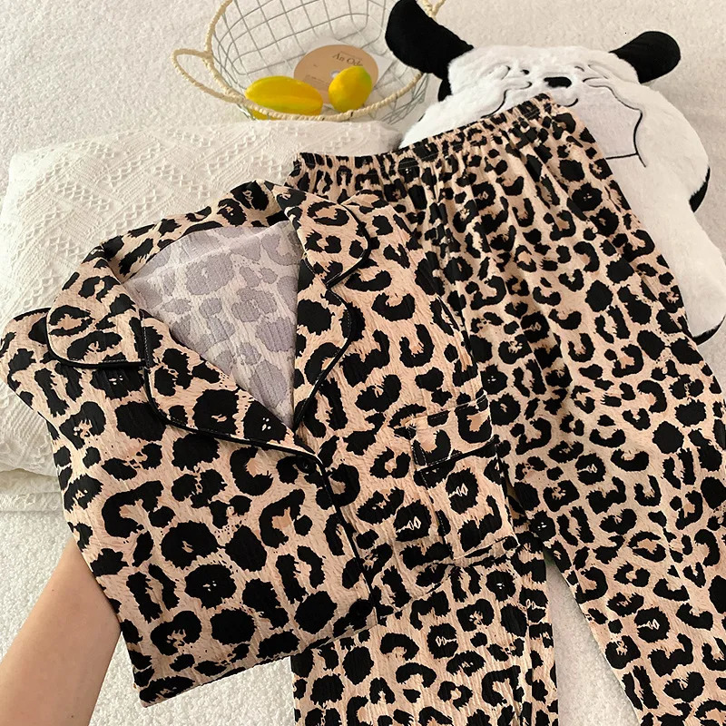 Spring and Autumn Womens Light y Pure Desire Leopard Print Pajamas Girls High Quality Wrinkled Fabric Homewear Set 251029
