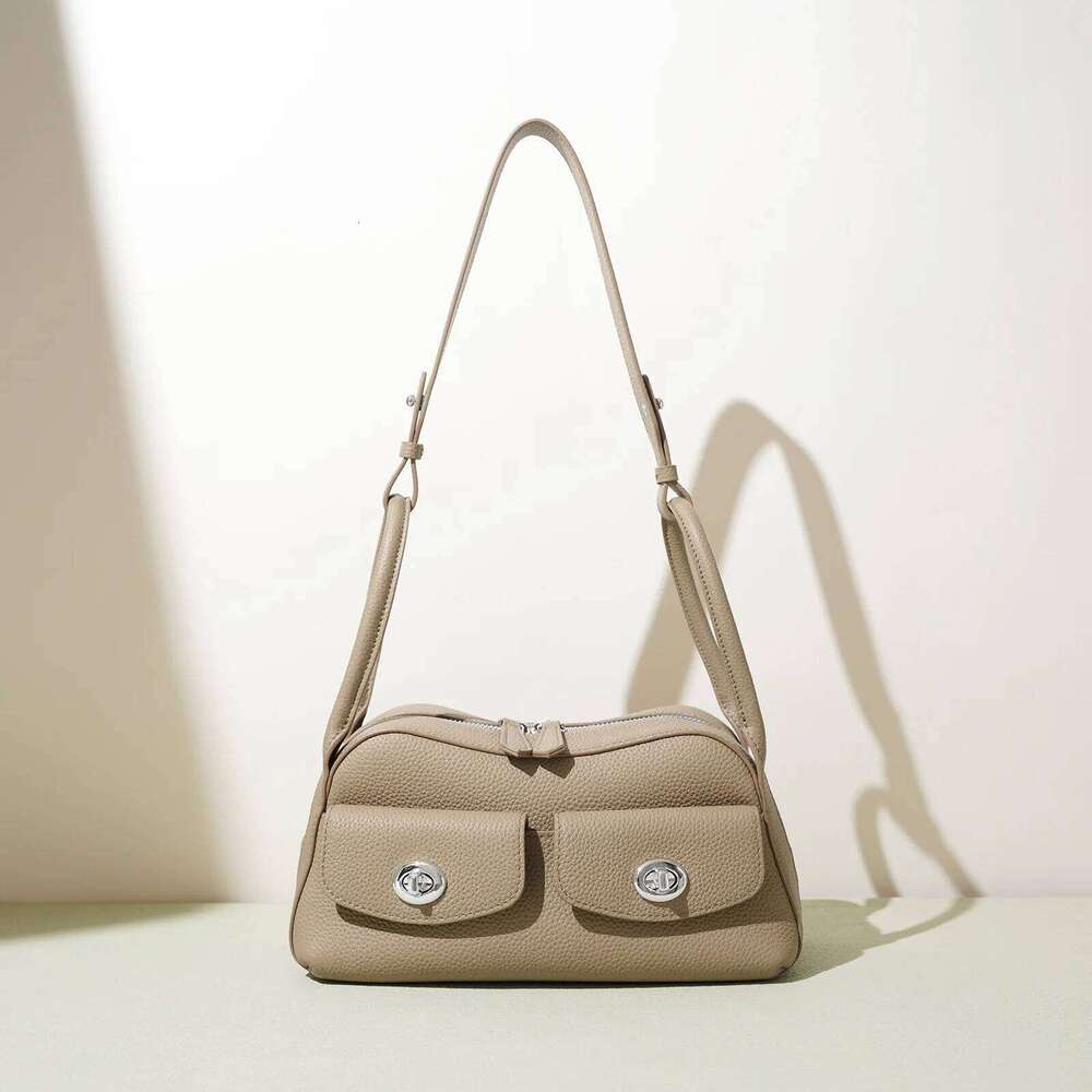 Top Layer Cowhide Women's Saddle New Niche Design High-End Vintage Handbag Fashionable Simple Underarm Shoulder Bag Suotong1029