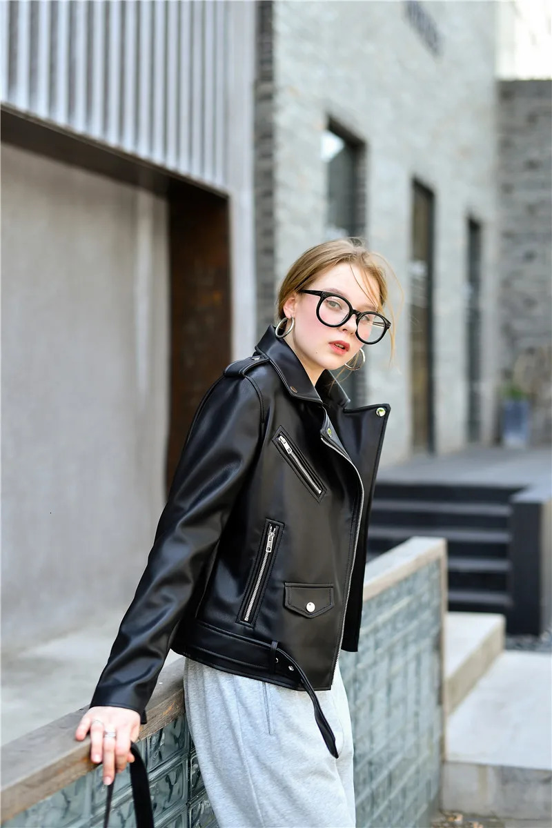 Ladies 2025 Spring and Autumn candy color handsome motorcycle belt Detachable epaulettes motorcycle jacket leather jack 251029