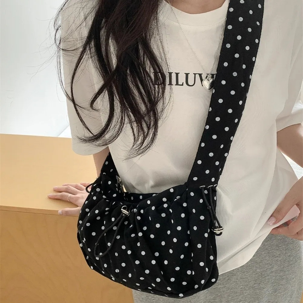 Versatile Polka Dot Underarm Bag Korean Style Large Capacity Drawstring Shoulder Bag Lightweight Clutch Purse 251029