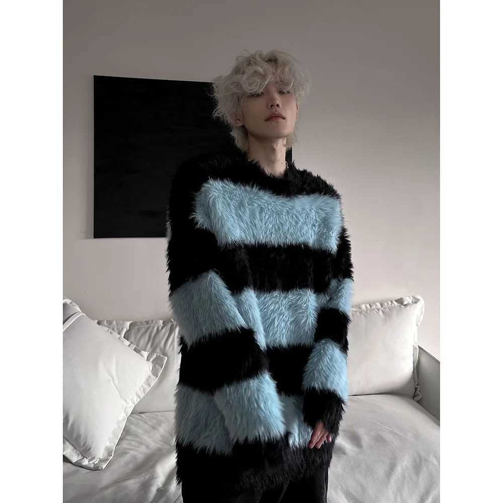 Autumn and Winter New Korean Niche Lazy Style Striped Sweater Mens Loose Casual Knitted Sweater Top Pullover Men Knit Sweater J251029