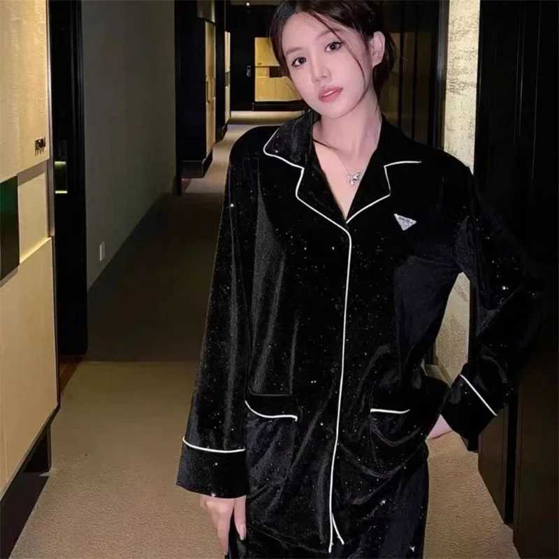 Sky Star River Gold Velvet Pajamas Womens Autumn and Winter New South Korea Velvet Black Simple Loose Home SuitT251029
