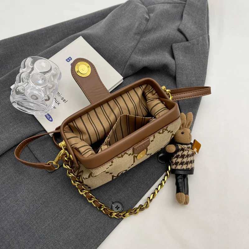 European Ladies Shoulder Bag Fashion Chain Girl Crossbody Handbag Tote Bag Vintage Printing Pendant Decoration Canvas Material W251029