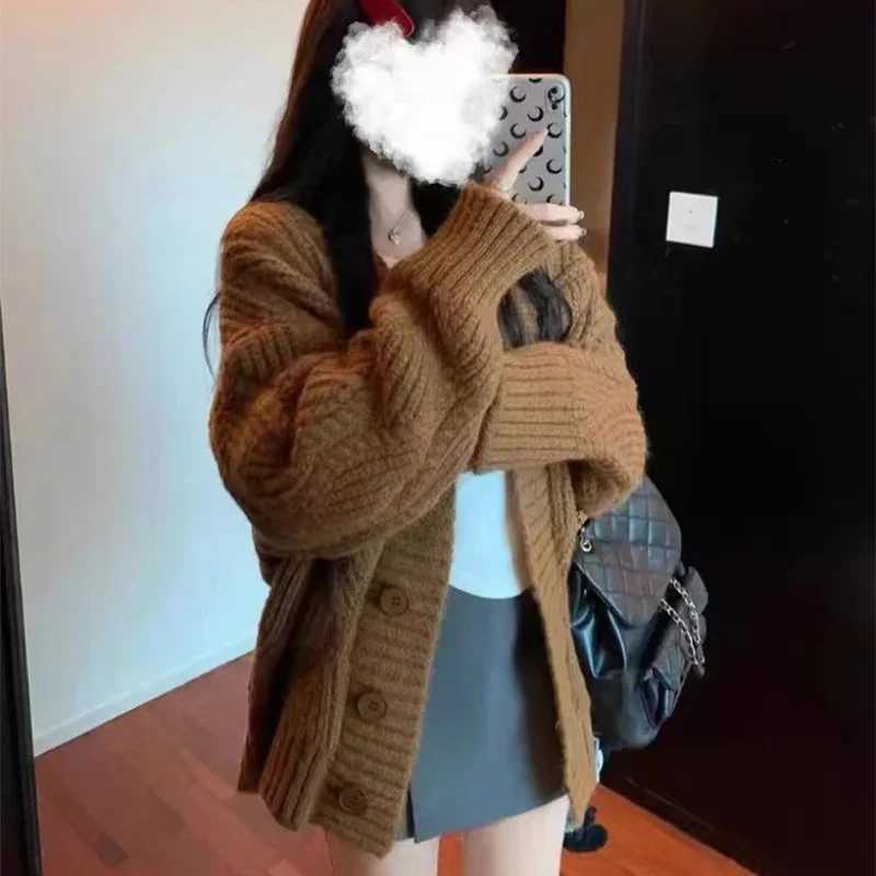 Korean White Knitted V Neck Cardigan Women Autumn Winter Warm Long Sleeve Cardigans Coats Woman Single Breasted Loose CardiganT251028