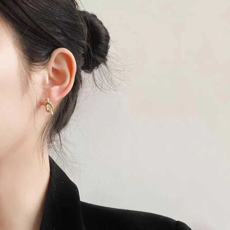 Luxury Creative Small Knotted Stud Earrings Temperament Twist Design Trendy Ear Accessories Women Statement JewelryW251029