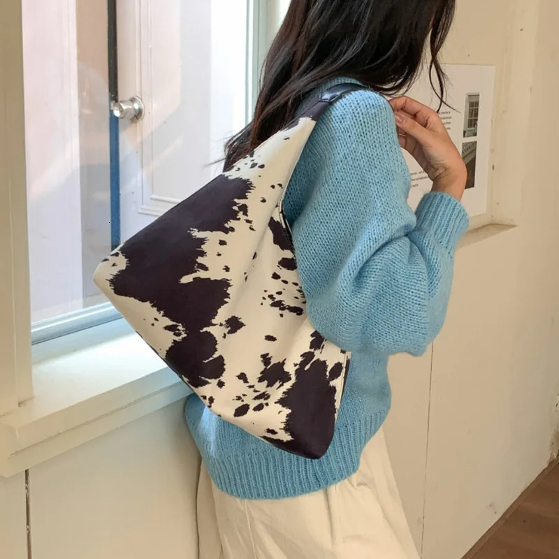 Fashion Cow Print Shoulder Bag Large Capacity High Quality Tote Bag Daily Commute Women Handbag Guangzhou High Quality Bag 251029