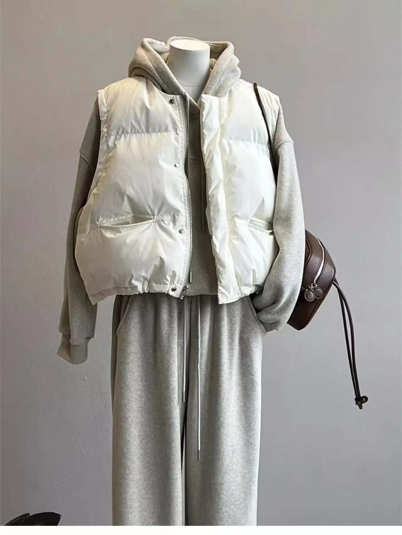 Korean Fashion Women Winter Warm Cotton Padded Jacket Sleeveless Big Pockets Thick Vests for 251027