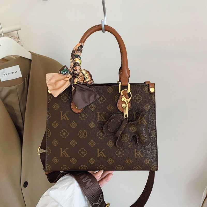 Popular Womens Leather Shoulder Bag Crossbody Bag Handbag For Ladies Luxury Brand Elegant Classic Messenger Tote Designer W251029