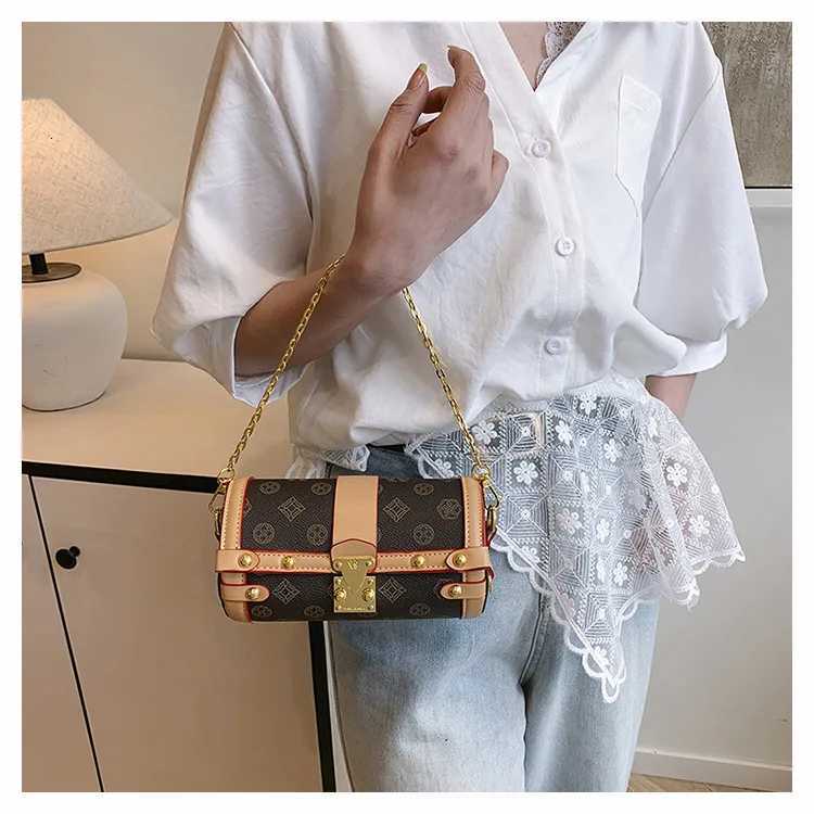 Trendy 2025 Barrel Chain Bag Elegant Underarm Crossbody Purse Fashionable Round designer Shoulder Bag for Women Night Out W251029