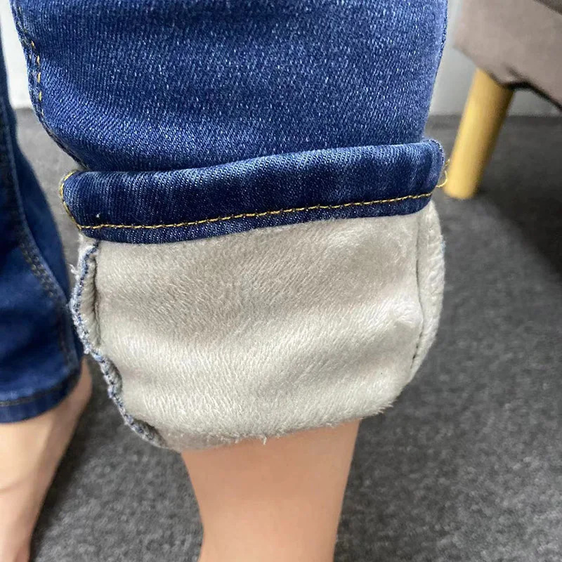 Women Thermal Jeans Winter Snow Warm Plush Stretch Jeans Lady Skinny Thicken Fleece Denim Long Pants Retro Blue Pencil Trousers 251029