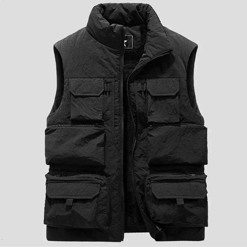 New Fashion Men Cargo Vest Winter Thick Fleece Warm Sleeveless Sport Jacket Solid Color Tactical Coat Men Pockets Work Waistcoat W251029