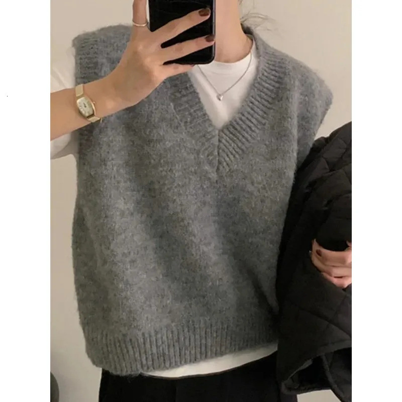Sleeveless Autumn Winter Pullover Knitted Women Sweaters Vest Fashion V Neck Casual Loose Elegant Knitwear Bottoming Tops 251029