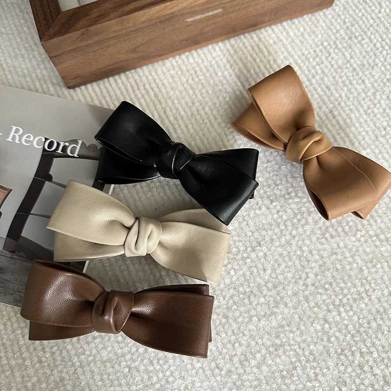 Ruoshui Woman Vintage PU Leather Bowknot Hairpins Ladies Fashion Hair Clips Hair Accessories Ornaments Barrettes Side clipW251028