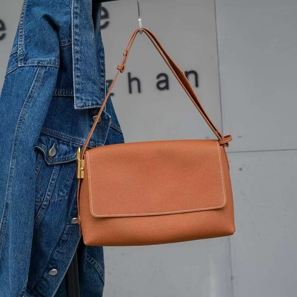 2025 New Genuine Women Bag With Lock Closure Shoulder Strap, Layered Cowhide Polyester Lining Oil Edging, 5 Colors Deep