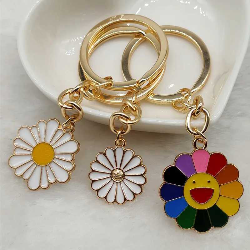 Cute and fashionable enamel daisy key chain Fashion Korean key chain Womens bag Keychain Pendant JewelryW251029