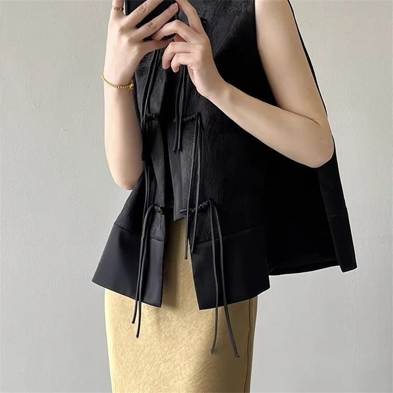 Chinese Plate Button Vest Jacket 2025 Spring Jacquard Stand Collar Sleeveless Waistcoat Retro Women Cheongsam Tops 251029