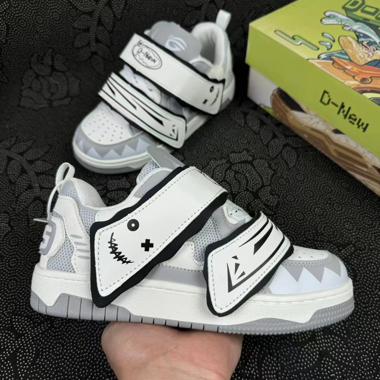 Designer shoes men women Thick-Soled Tyrannosaurus Bread Unisex Casual Color-Block Sneakers Couple Sports Shoes