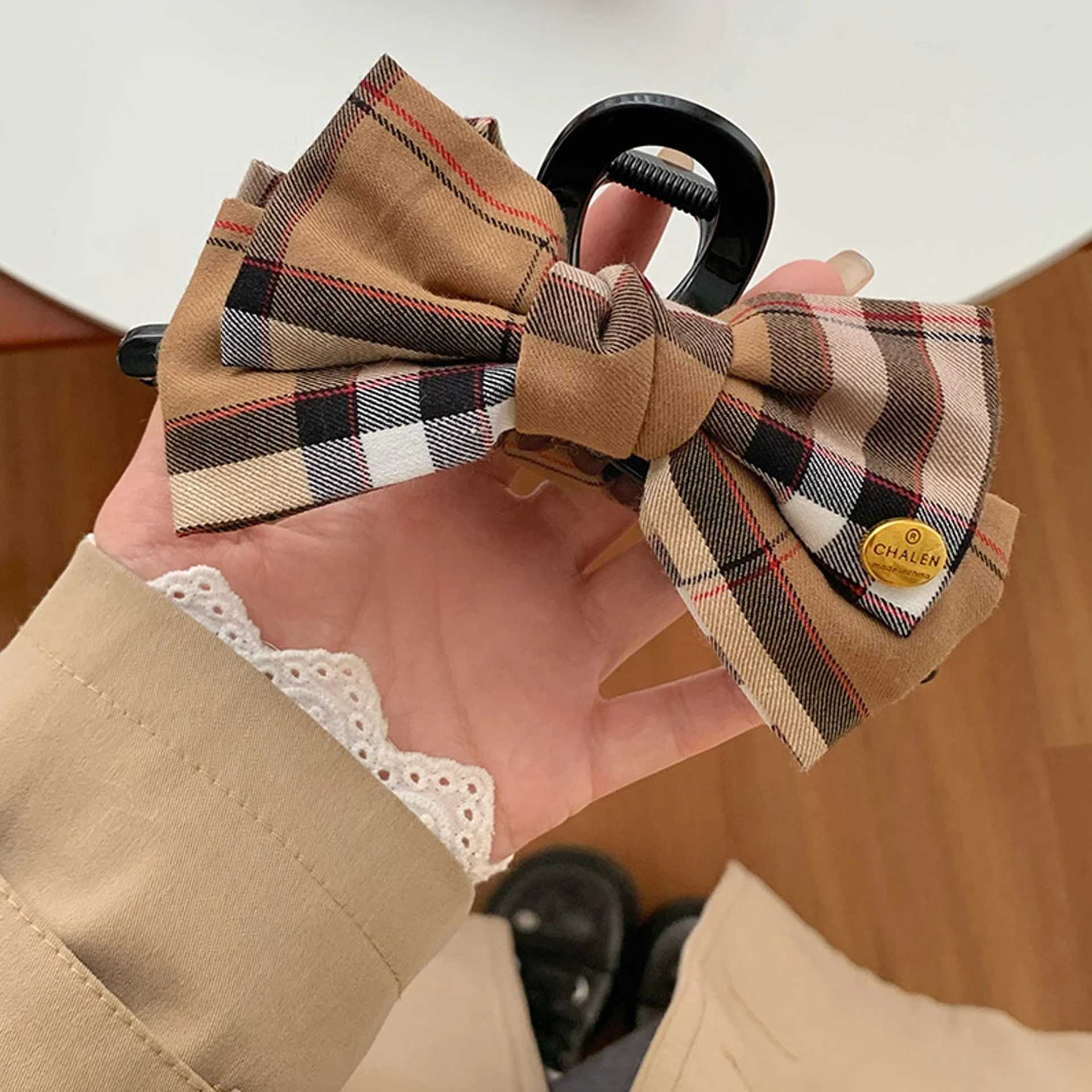 1pc2pcs autumn and winter new British contrast plaid bow grip classic vintage fabric shark clip on the back of the headW251028