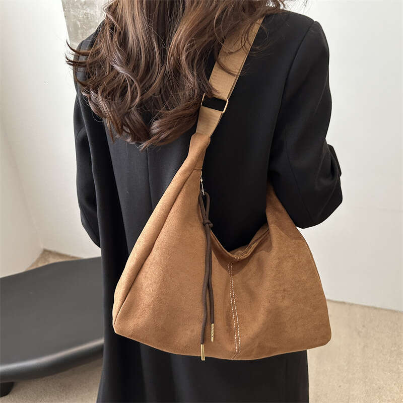 Designer bag Dumpling Fashion Suede Single Shoulder Design for Work Commute Melad Style Elegant Underarm Crossbody Bag