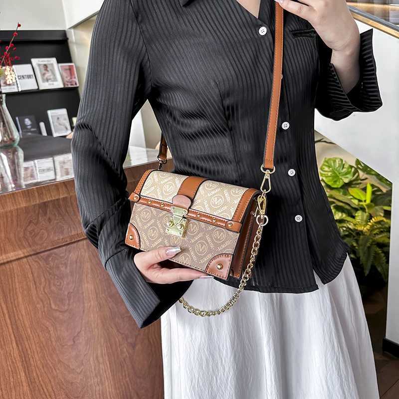 New Fashion Womens Chain Strap Shoulder Bag Classic Womens Small Square Bag PU Leather Crossbody Bag W251029