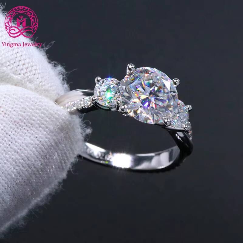Fine Jewelry Trilogy Ring 9K 14K 18K Solid White Gold Moissanite Rings Round Brillant Cut Moissanite Engagement Ring for Wedding
