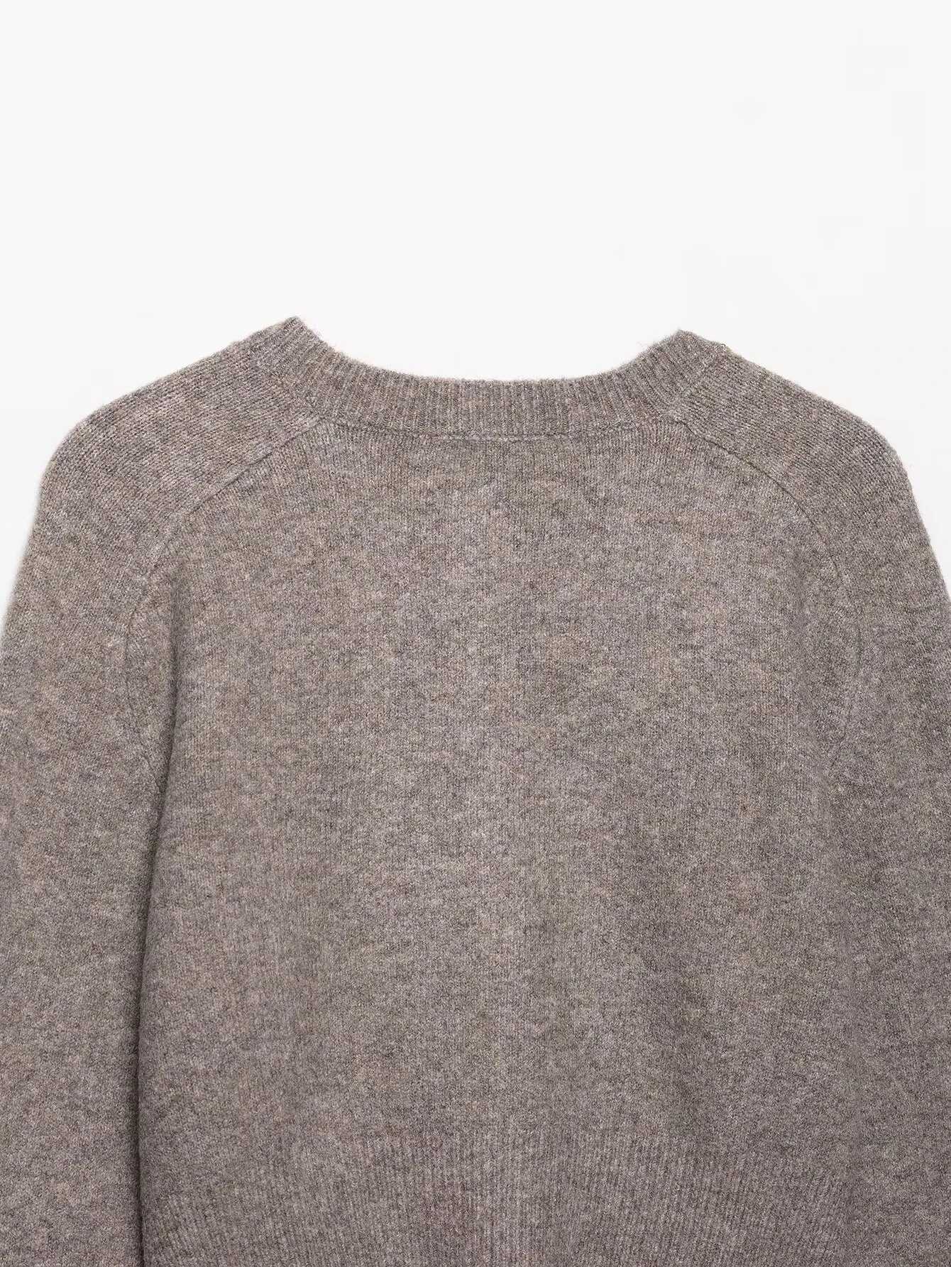 New womens versatile single breasted soft long sleeved round neck knitted jacket fashionable versatile sweaterT251028