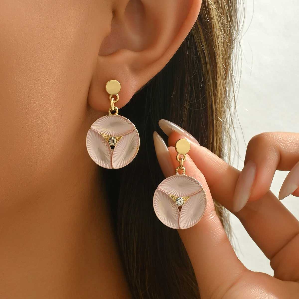 Elegant Sparkling Crystal ShAPed Dangle Earrings Light Pink Enamel Round Drop Earrings For Women Daily Wear JewelryW251029